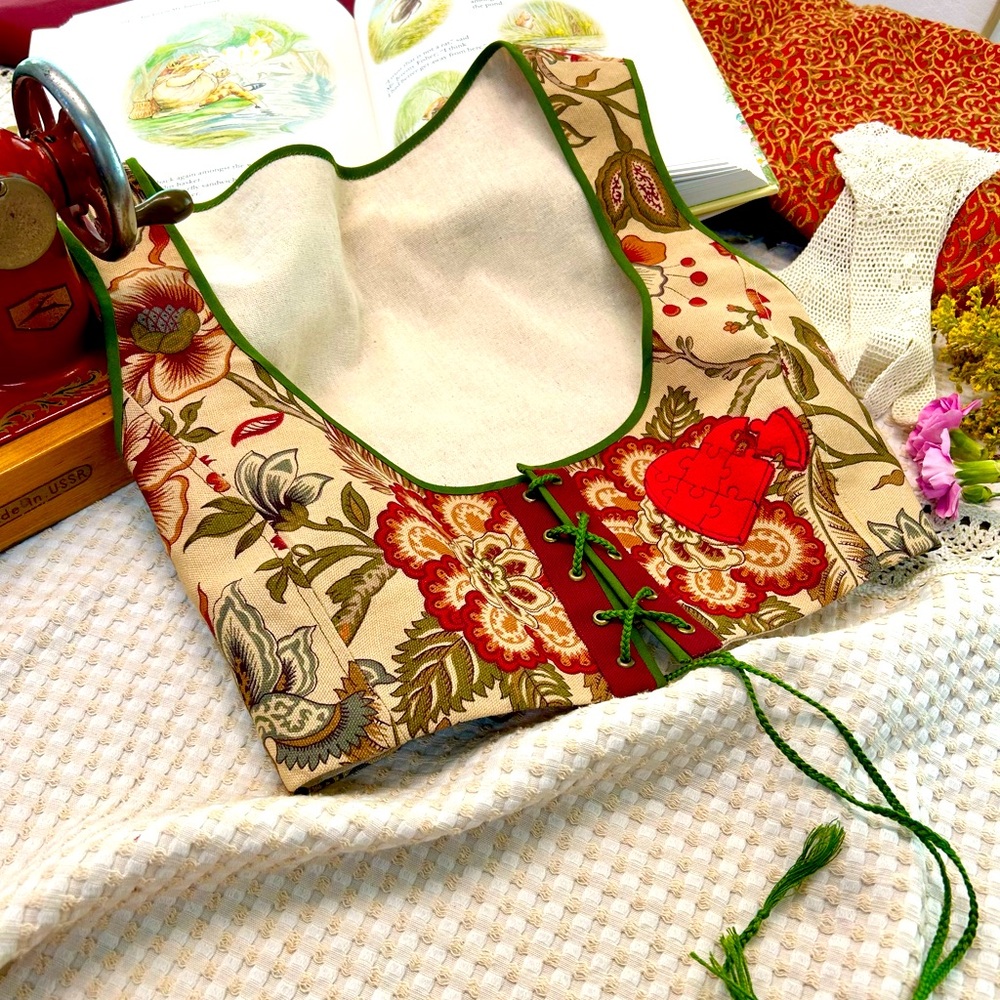 Handmade Fairytale corset,NWT Victorian, Medium bust 32 waist 24/30 one of kind